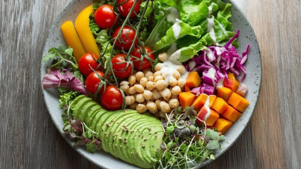 Alimentation adaptée à la sclérose en plaques : conseils nutritionnels